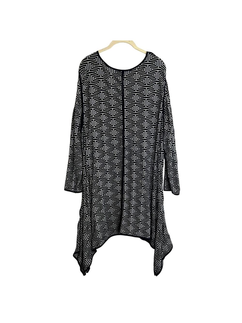 Ali Miles Womens Artsy Tunic XL Black White Op Art Lagenlook Shark Bite Hemline